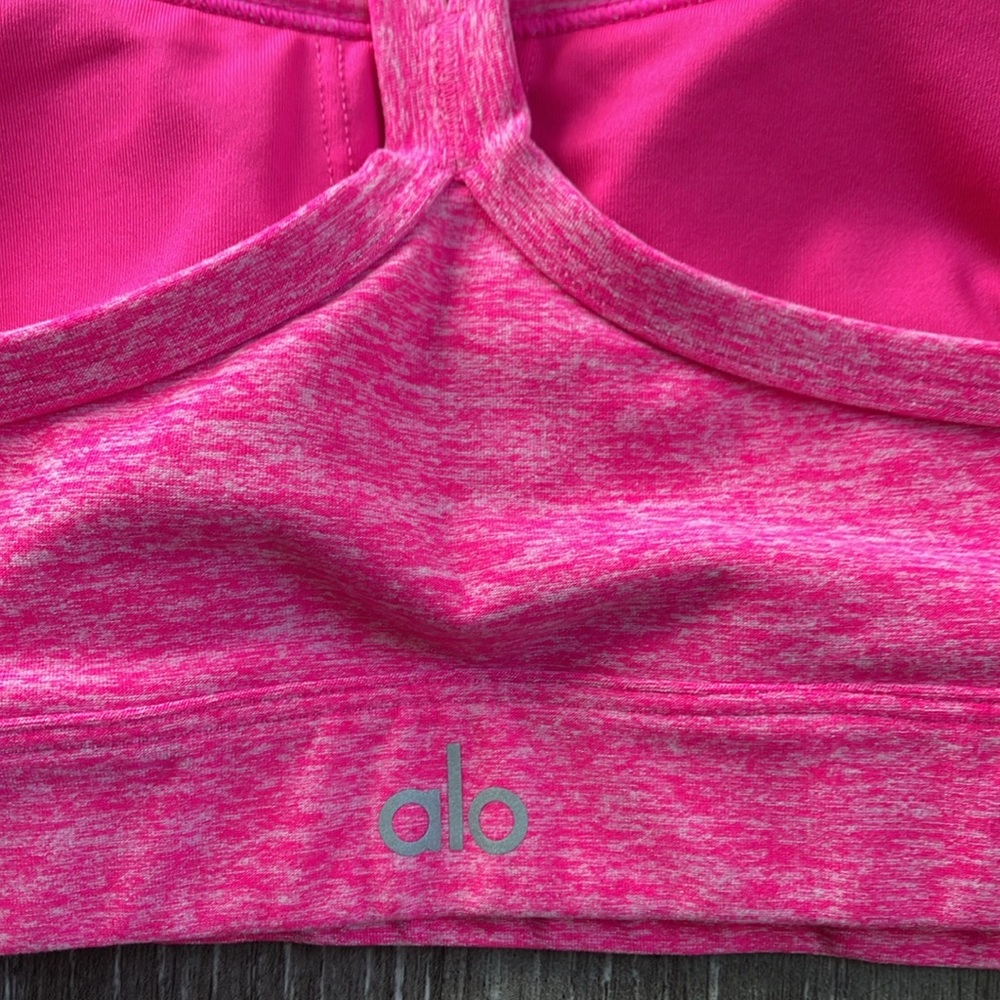 ALO Yoga AloSoft Gratitude Bra - Picture 5 of 14